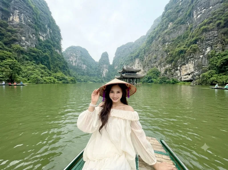 Tràng An là điểm không thể bỏ qua khi khám phá Ninh Bình