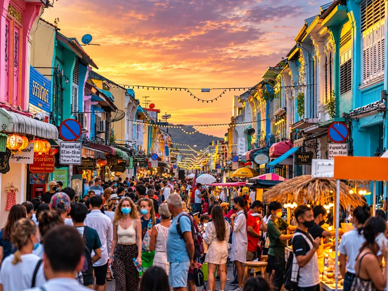 Phuket Old Town nổi bật với kiến trúc Sino-Portuguese nhiều màu sắc