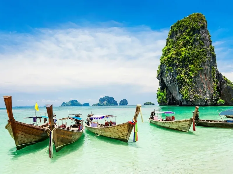 Phuket Thái Lan là hòn đảo lớn nhất nằm bên biển Andaman